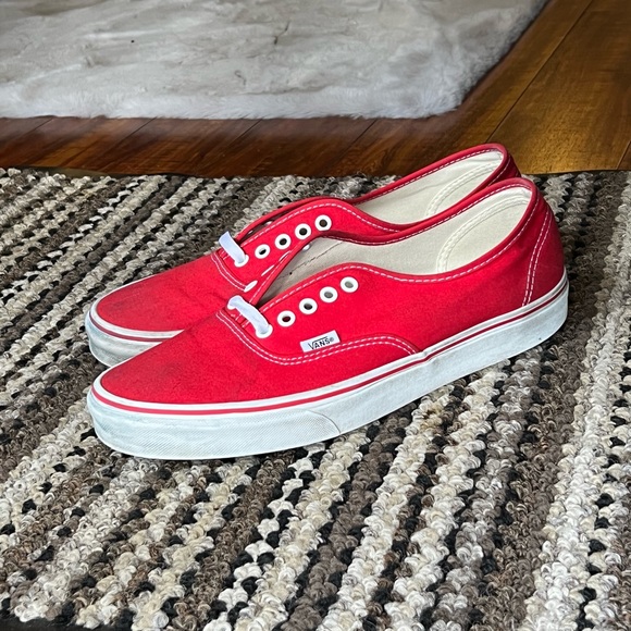 Vans - Picture 1 of 6